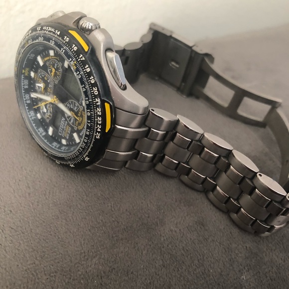 Men’s Citizen watch.  Citizen Blue Skyhawk Angels Watch - Picture 6 of 10